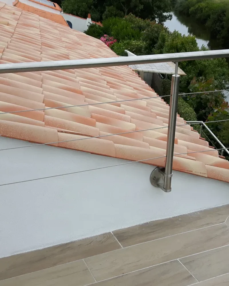 Pose d'un portail et clôture industrielle par Domotechnic, entreprise de domotique sur Les Sables d'Olonne