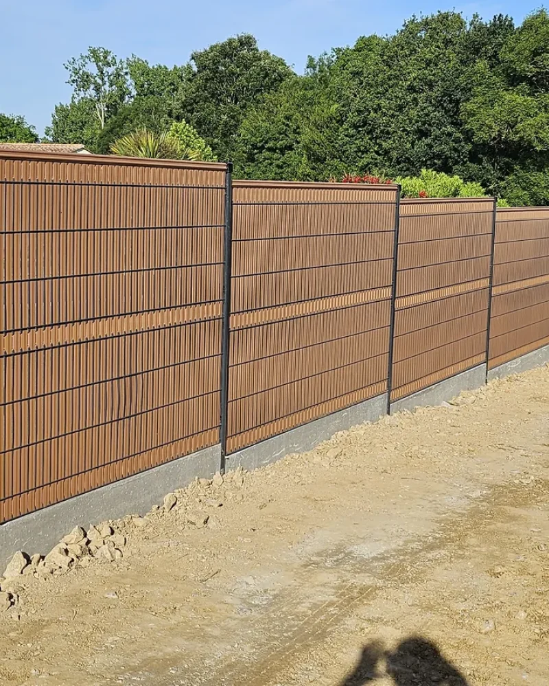 Pose d'un portail et clôture industrielle par Domotechnic, entreprise de domotique sur Les Sables d'Olonne