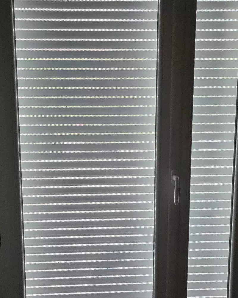 Pose d'un volet roulant par Domotechnic, entreprise de domotique sur Les Sables d'Olonne